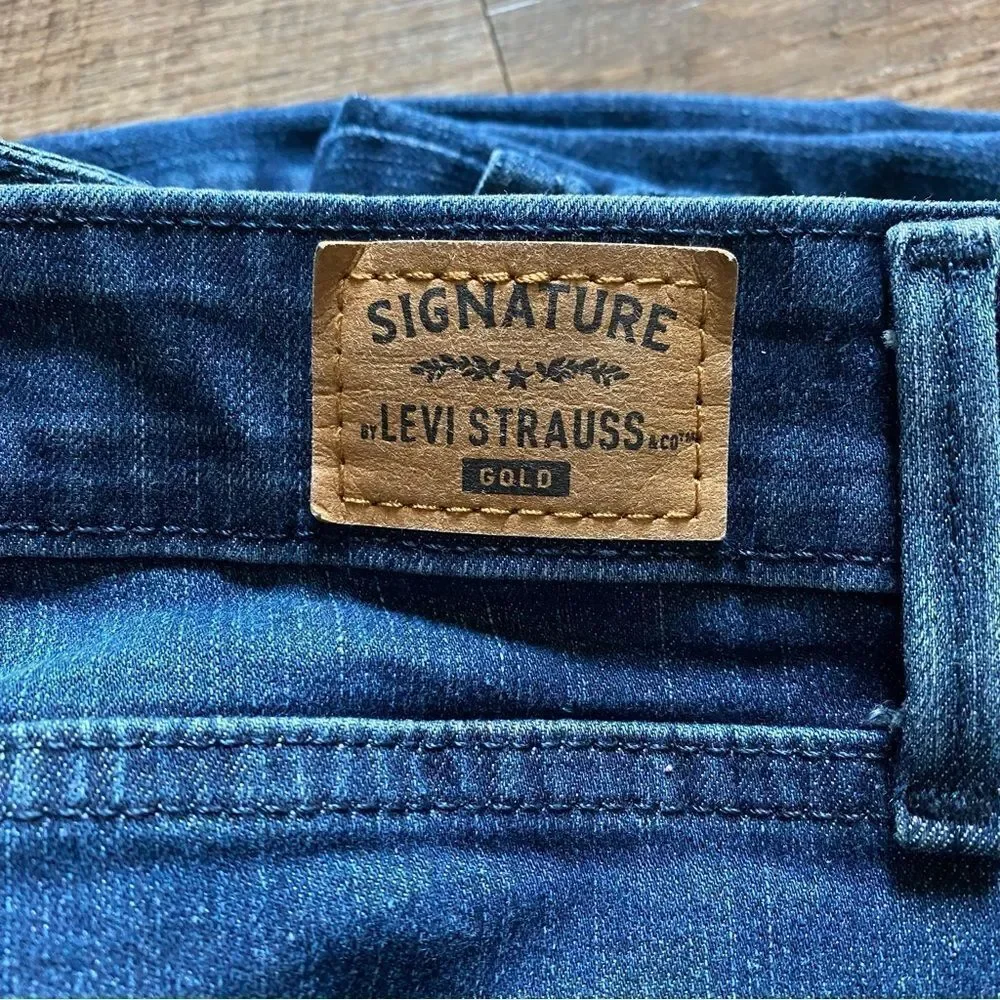 Levi’s High Rise Super Skinny Jeans 29 Waist Dark Wash